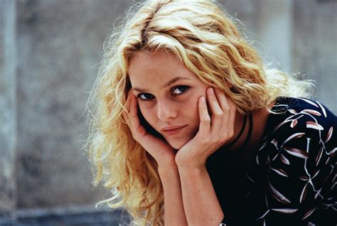 32 Breathtaking Photos of Vanessa Paradis Through .